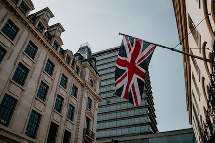 UK taxes attract investors with their loyalty
